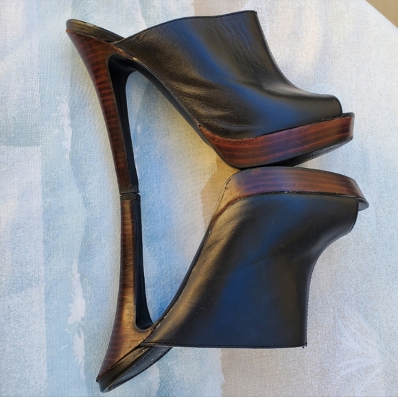 Guess Isabella Heeled Mule Black Leather Peep Toe Platform Pumps Sz 6 Medium - Picture 9 of 9